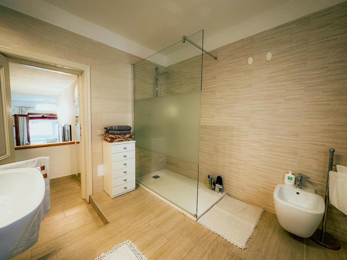 Appartamento Vicino Al Centro Di ออลเบีย ภายนอก รูปภาพ