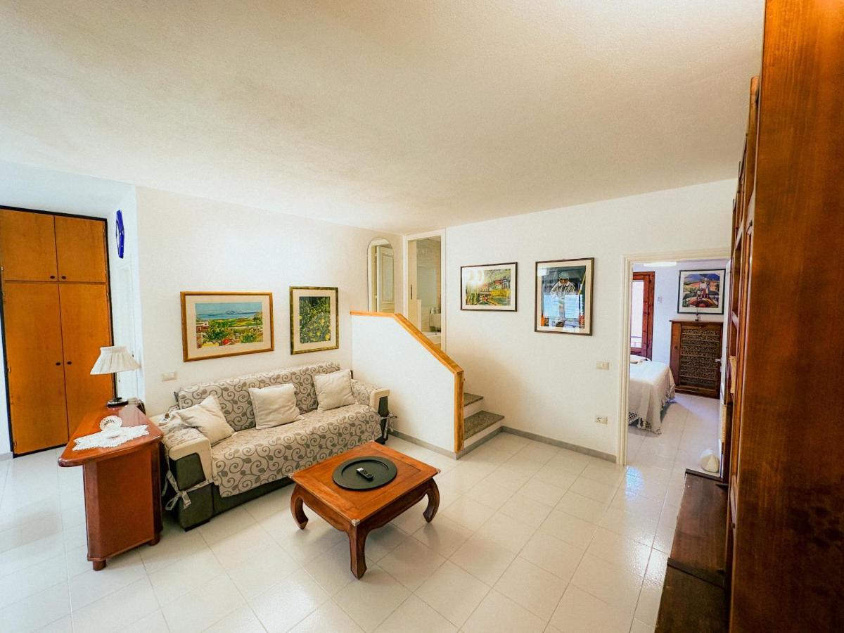 Appartamento Vicino Al Centro Di ออลเบีย ภายนอก รูปภาพ